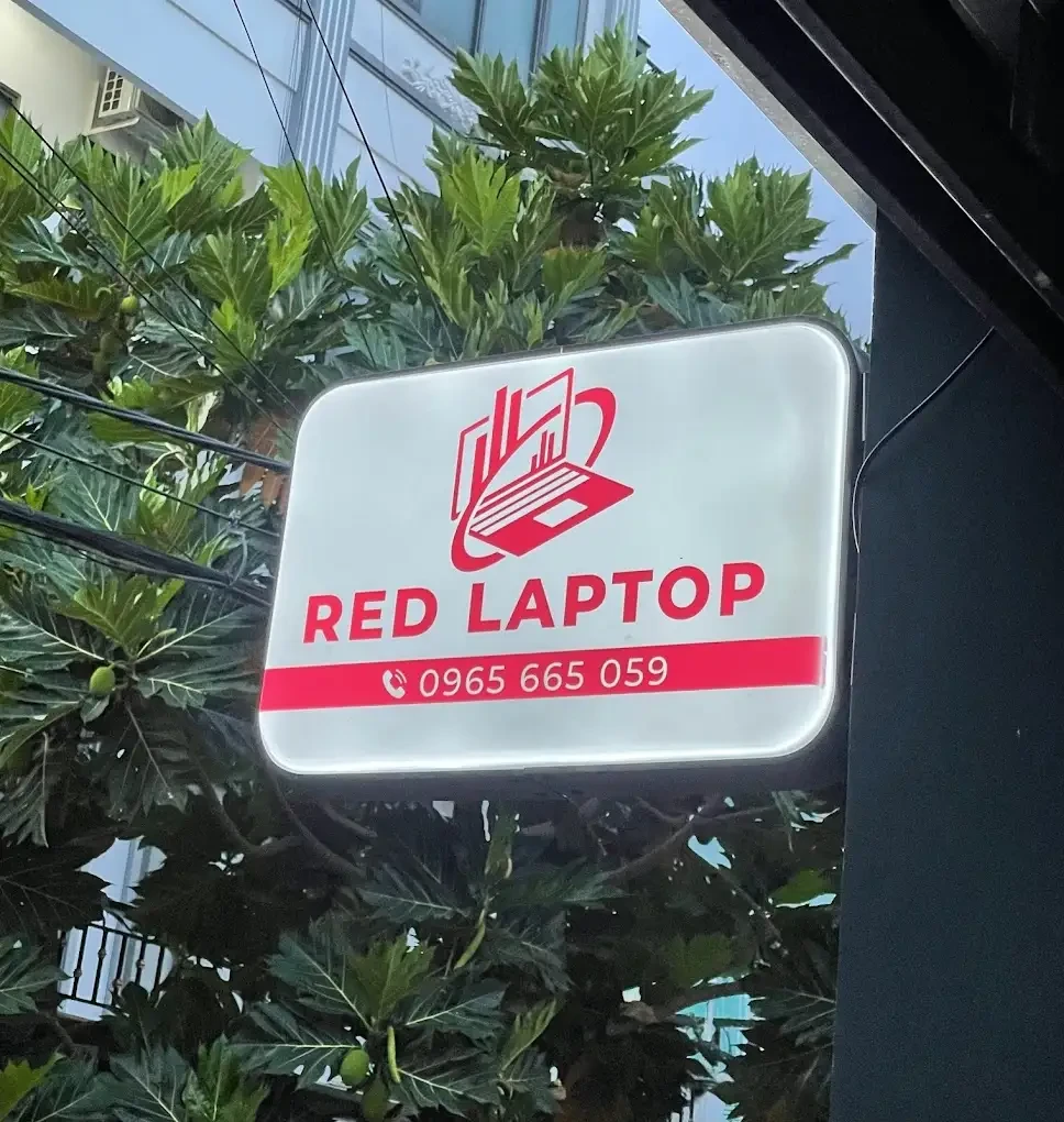 red-laptop-image-doi-tac.webp