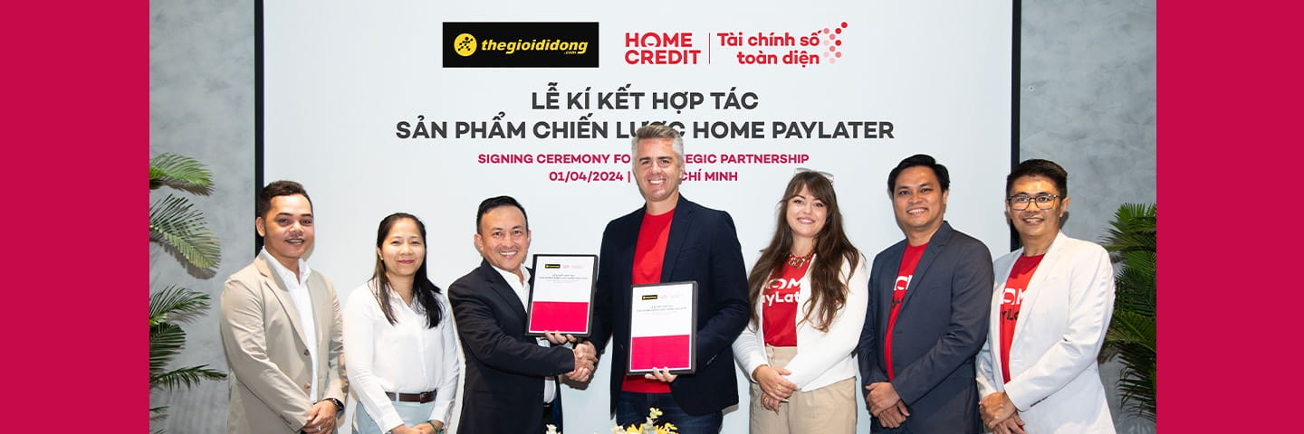 home-credit-hop-tac-toan-dien-voi-the-gioi-di-dong-banner.jpg