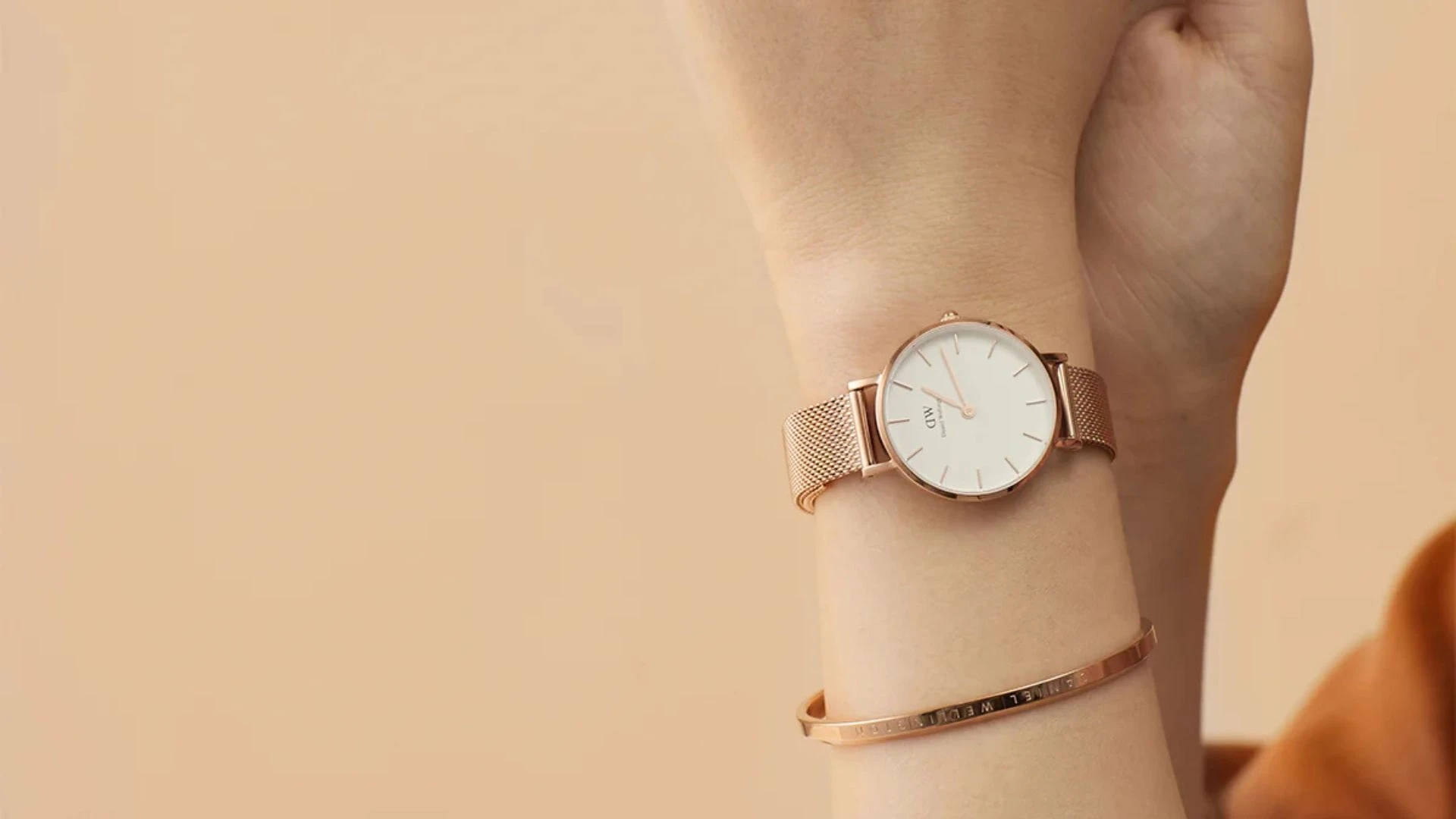 5-mau-dong-ho-nu-daniel-wellington-duoc-yeu-thich-nho-thiet-ke-thanh-lich.webp