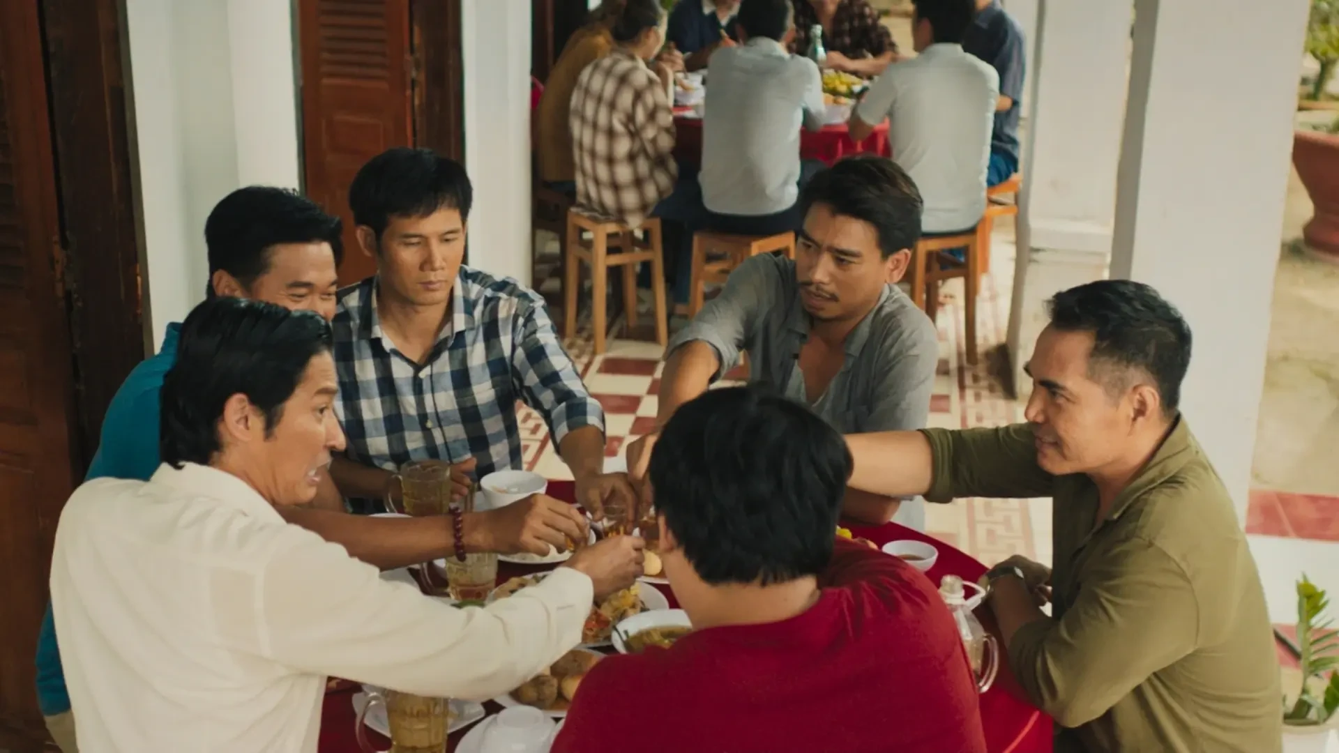 2-tinh-ban-lat-mat-6.webp