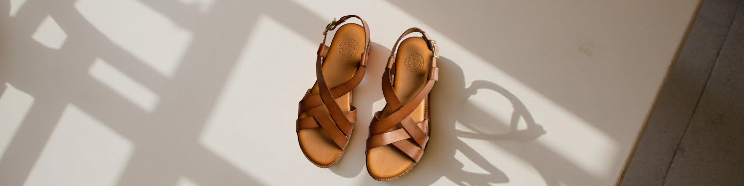 00-giay-sandal-nu-duoc-yeu-thich-nhat.webp