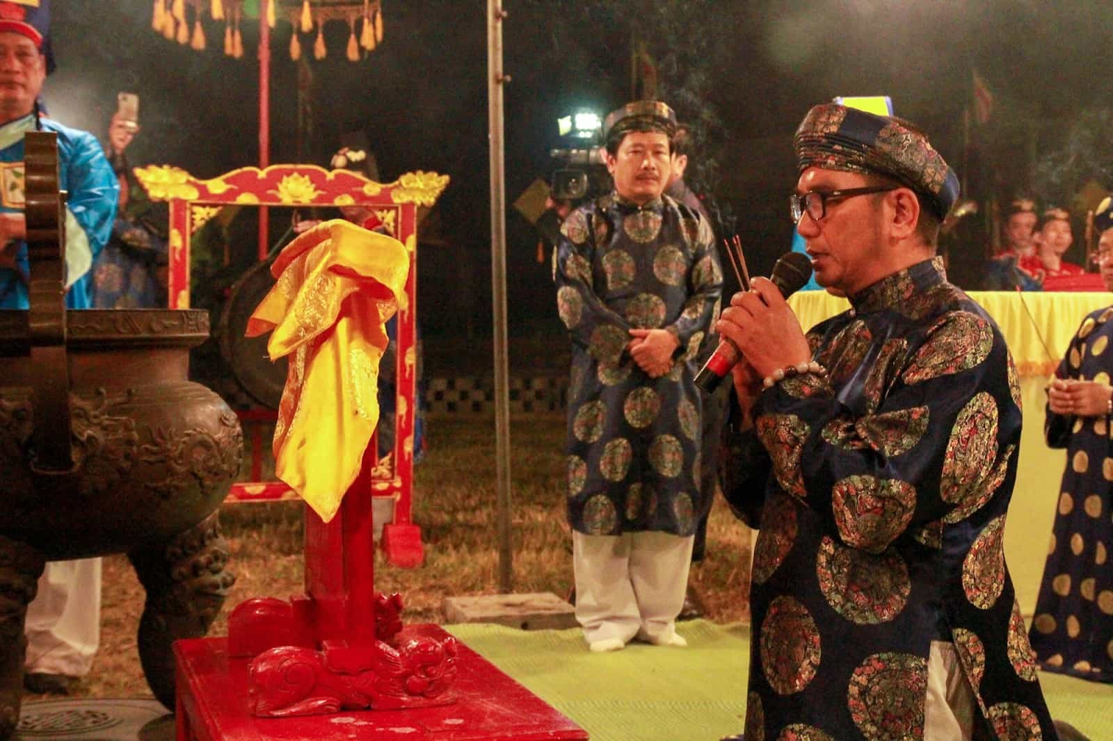 6-mam-co-dang-than-trong-le-te-xa-tac-duoc-dan-lang-chuan-bi-tu-truocs-do.jpg