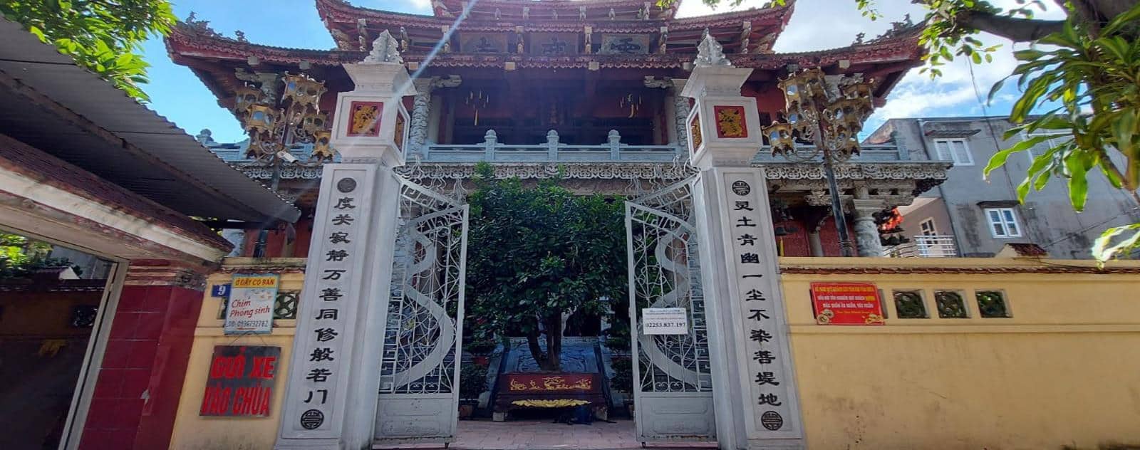 CHÙA VẼ HẢI PHÒNG CỔ KÍNH NỔI BẬT GIỮA KHUNG CẢNH HIỆN ĐẠI XUNG QUANH