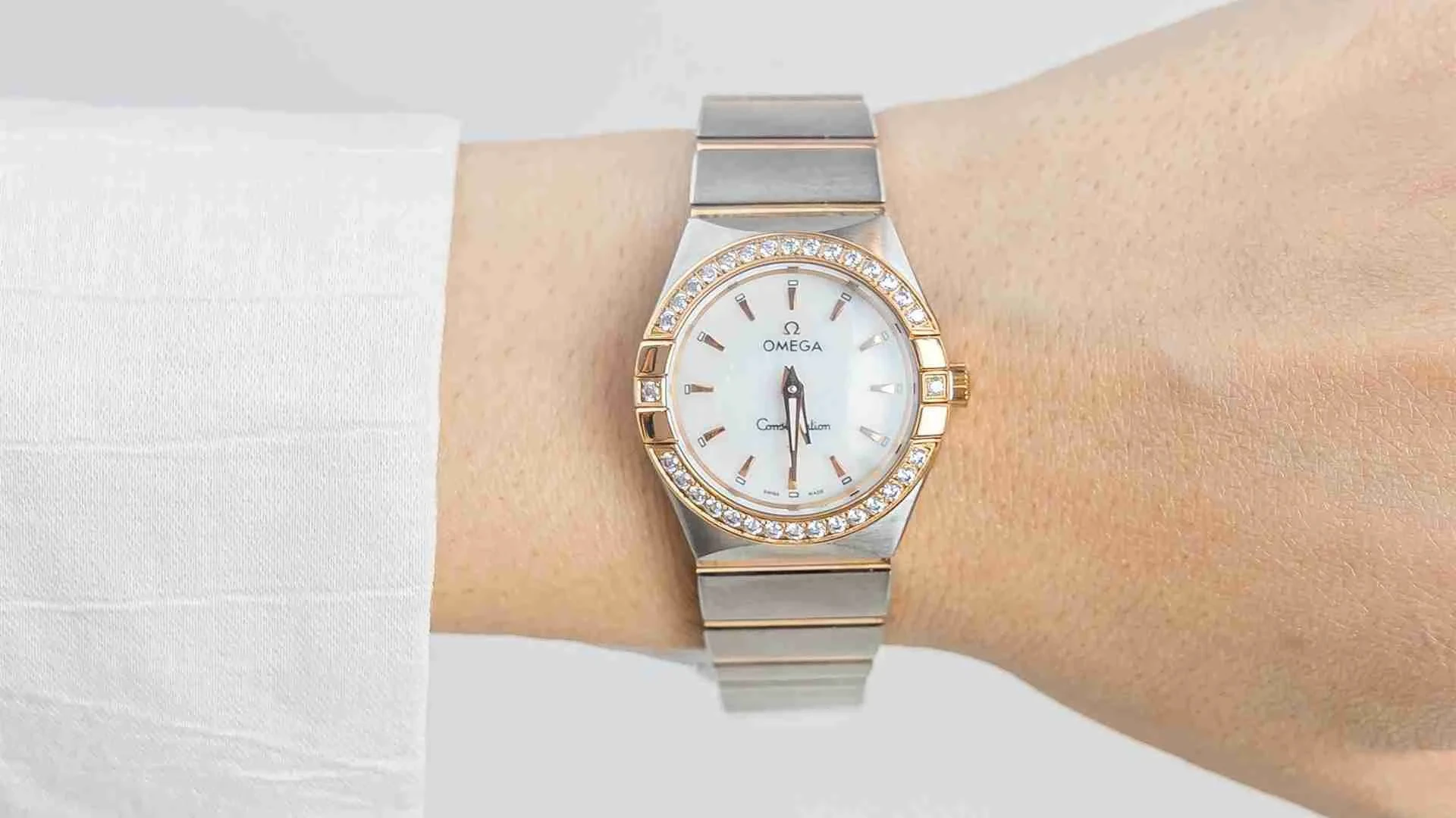 12-omega-constellation-quartz-la-mau-dong-ho-nu-dep-va-quy-phai.webp